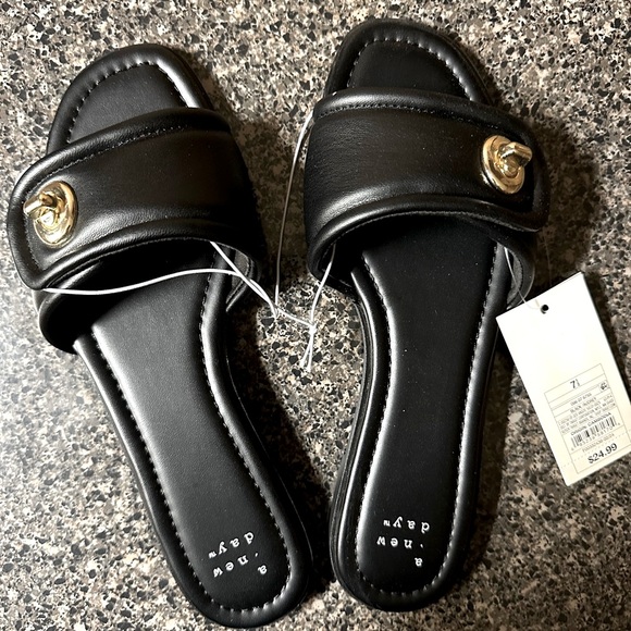 A New Day Black Slides with Gold Detail - Picture 3 of 6